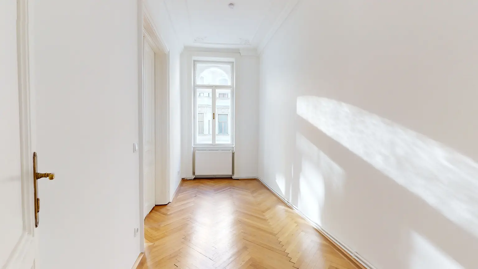Linke Wienzeile/Proschkegasse: 1 1/2 Zimmer-Altbauwohnung mit U-Bahn Anbindung U4 Pilgramgasse