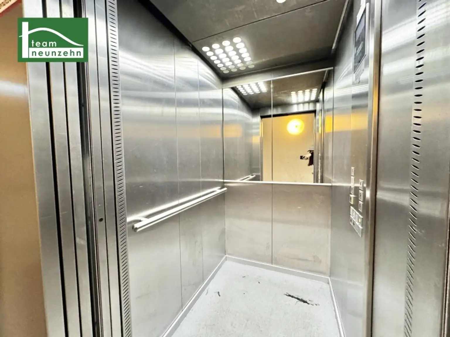 INVESTMENT-WOHNUNGSPAKET! ATTRAKTIVER PREIS! 8 WOHNUNGEN in gebrauchtem Neubauhaus! 4 Stellplätze inkludiert! - JETZT ZUSCHLAGEN