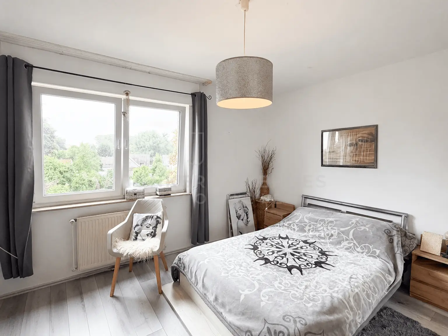 Schlafzimmer OG Li