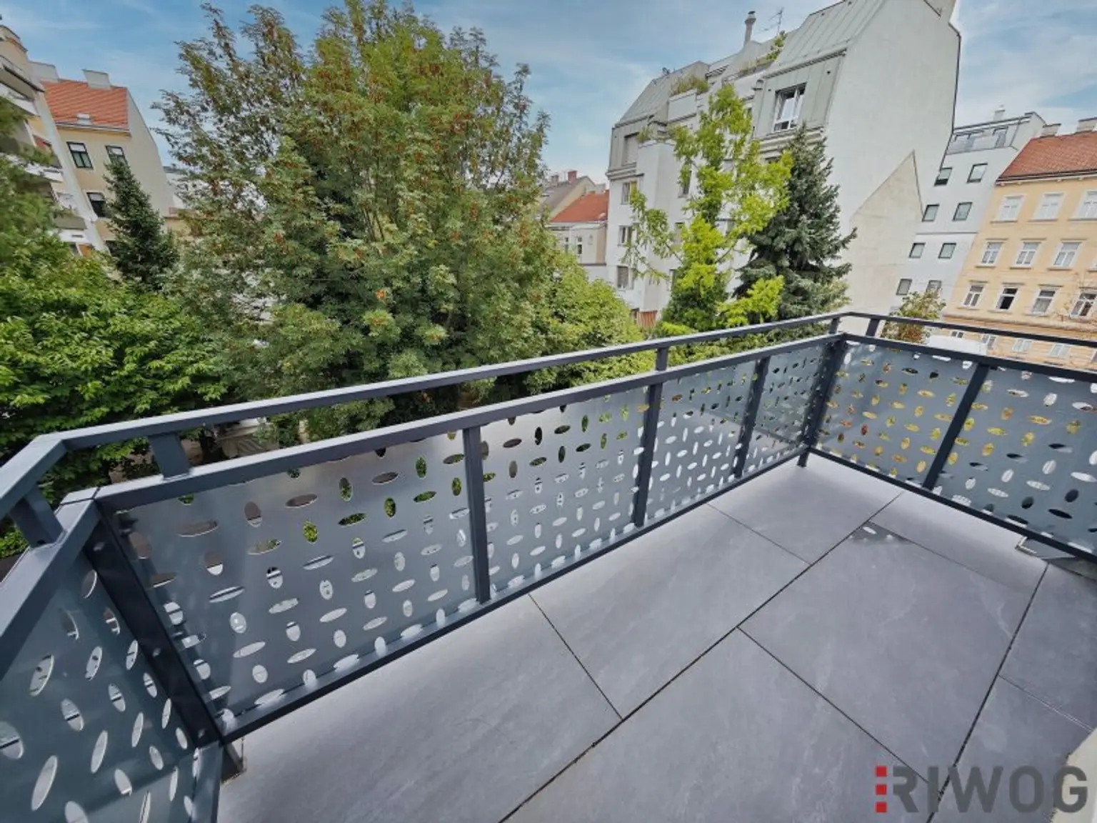 ERSTBEZUG | Townhouse mit Eigengarten in ruhiger Innenhoflage | auch Wohn-Büro Kombination möglich