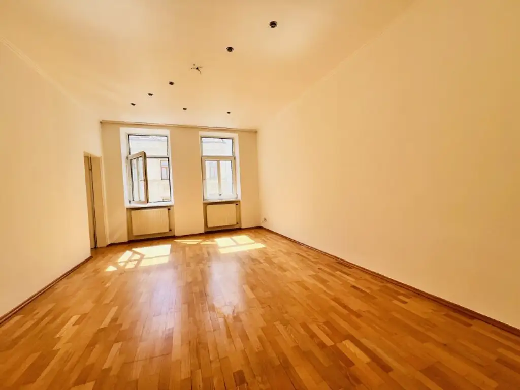 Sehr helle - südseitige - 2 Zimmer Wohnung im 3. Stock ohne Lift - BITTE NUR SCHRIFTLICH ANFRAGEN