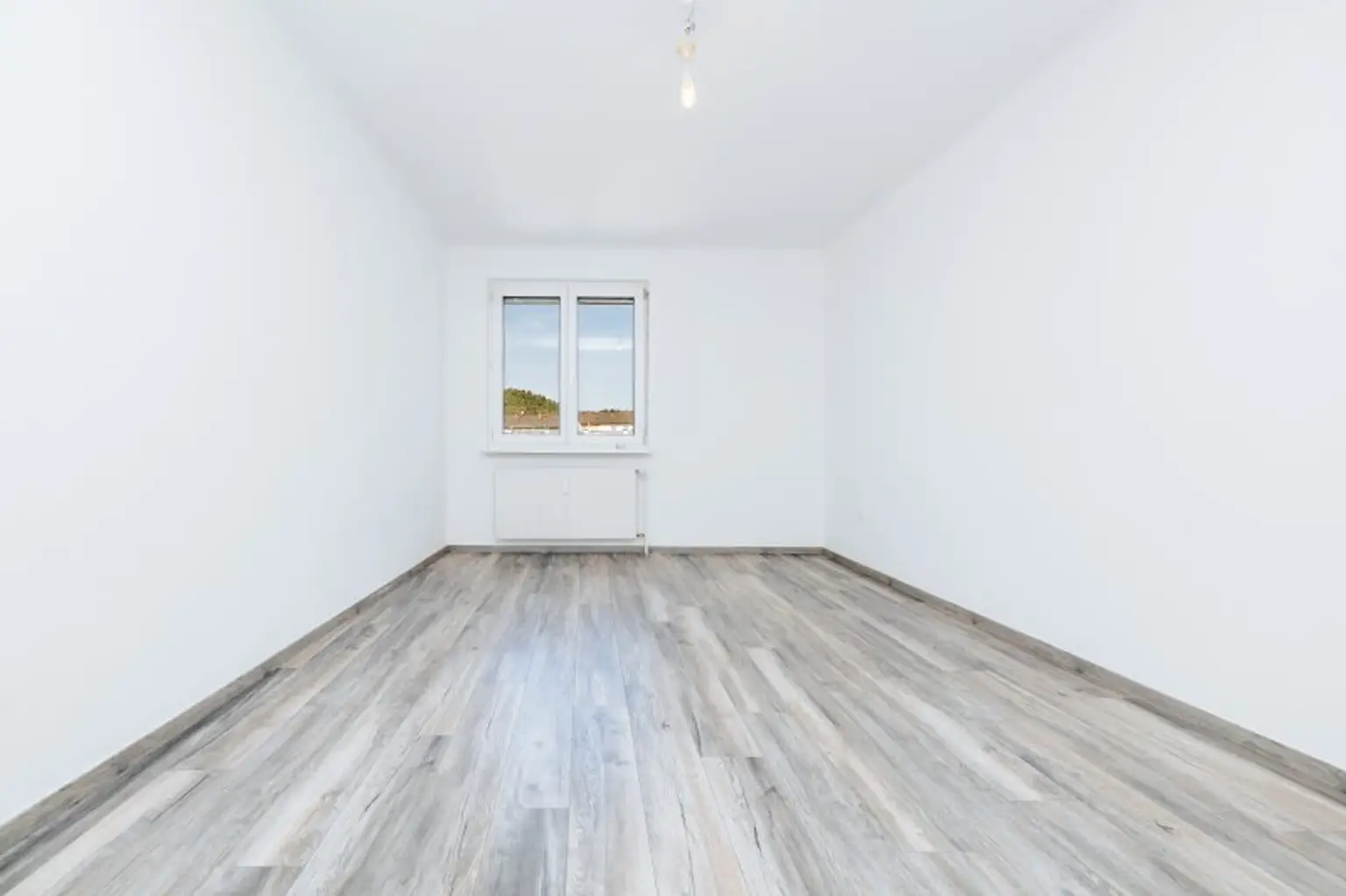 KEINE PROVISON I SONNIGE LOGGIA I KOMPLETT ERNEUERT I 3-ZIMMER-DOMIZIL I BESTE LAGE BEIM LEND I HELL & LUFTIG I RUHIGES WOHNEN I TIERFREUNDLICHES ZUHAUSE I PROJEKT WOHNEN I