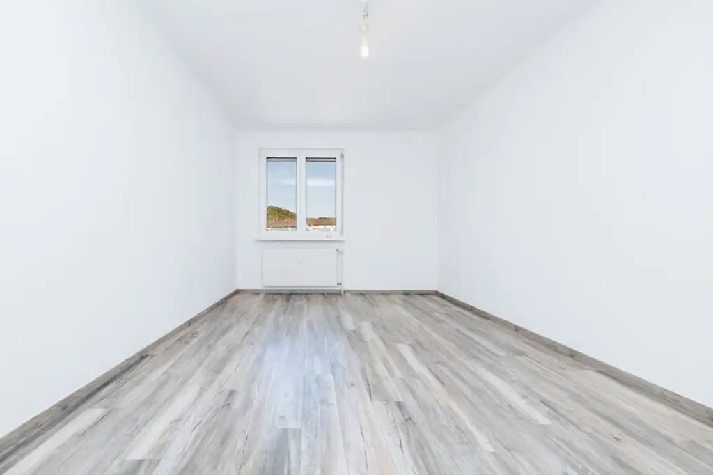 KEINE PROVISON I SONNIGE LOGGIA I KOMPLETT ERNEUERT I 3-ZIMMER-DOMIZIL I BESTE LAGE BEIM LEND I HELL & LUFTIG I RUHIGES WOHNEN I TIERFREUNDLICHES ZUHAUSE I PROJEKT WOHNEN I