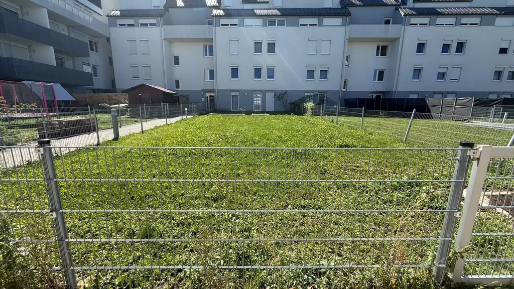 Moderne 4-Zimmer-Neubauwohnung mit 245m² EIGENGARTEN nahe Akademiepark