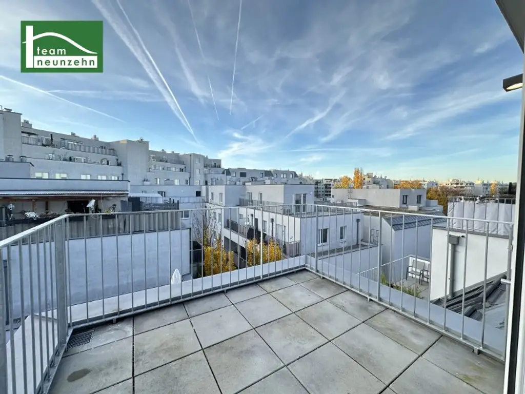 Klimatisierte Dachgeschoss-Wohnung mit Traumbad und Terrasse!