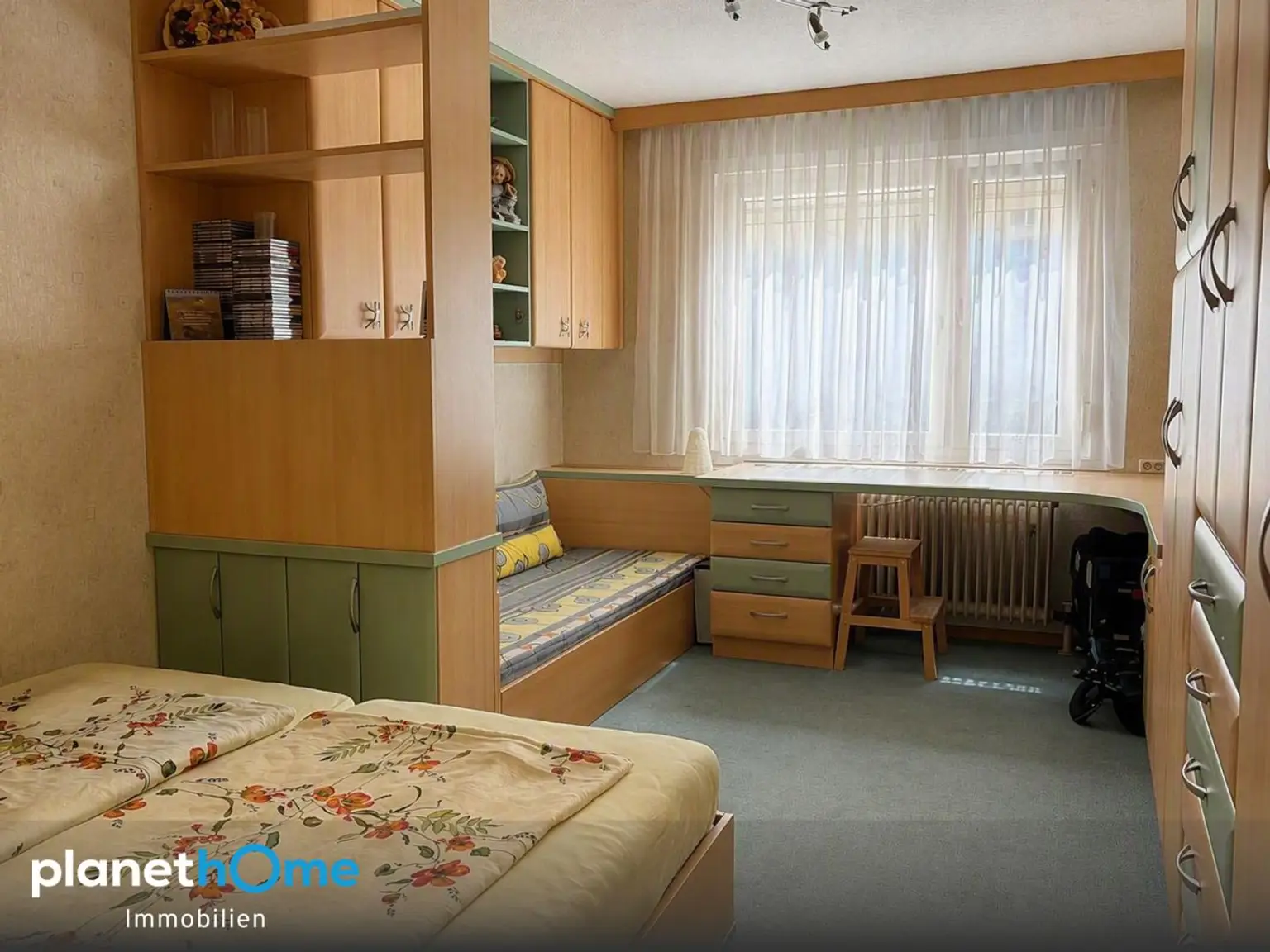 Schlafzimmer 1