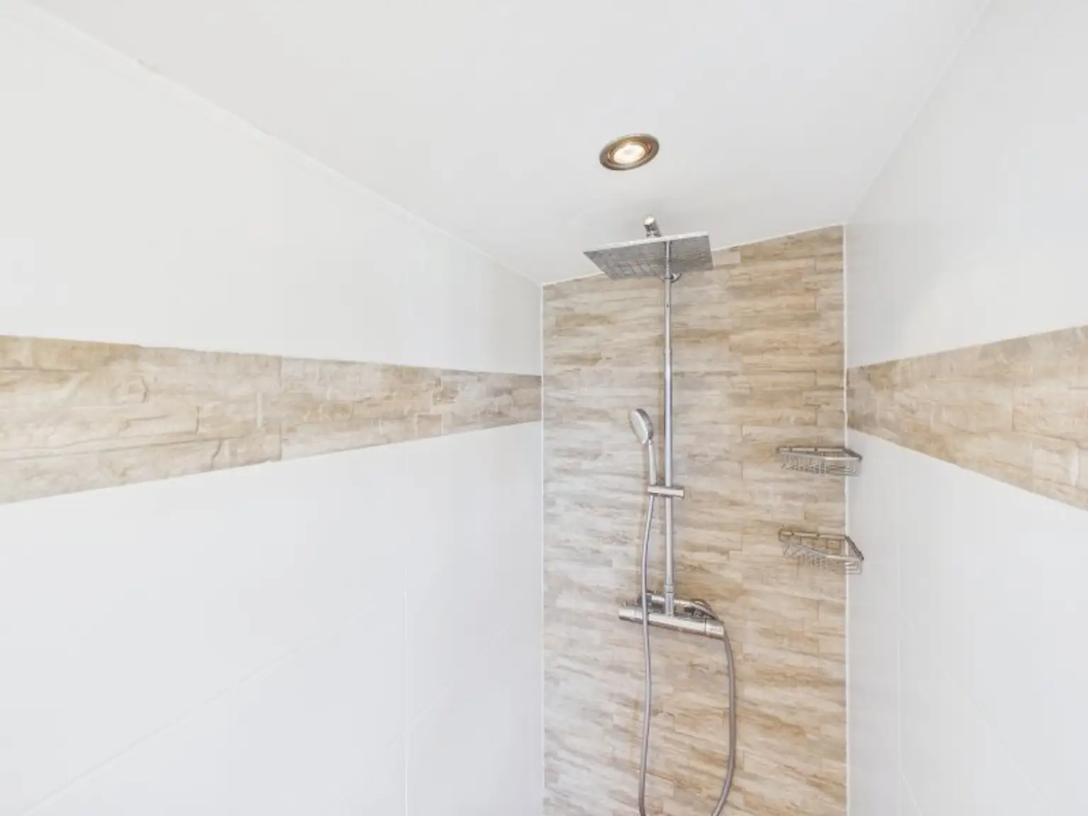 Idyllisches Einfamilienhaus in Gänserndorf: 5 Zimmer, Pool, Balkon & mehr!