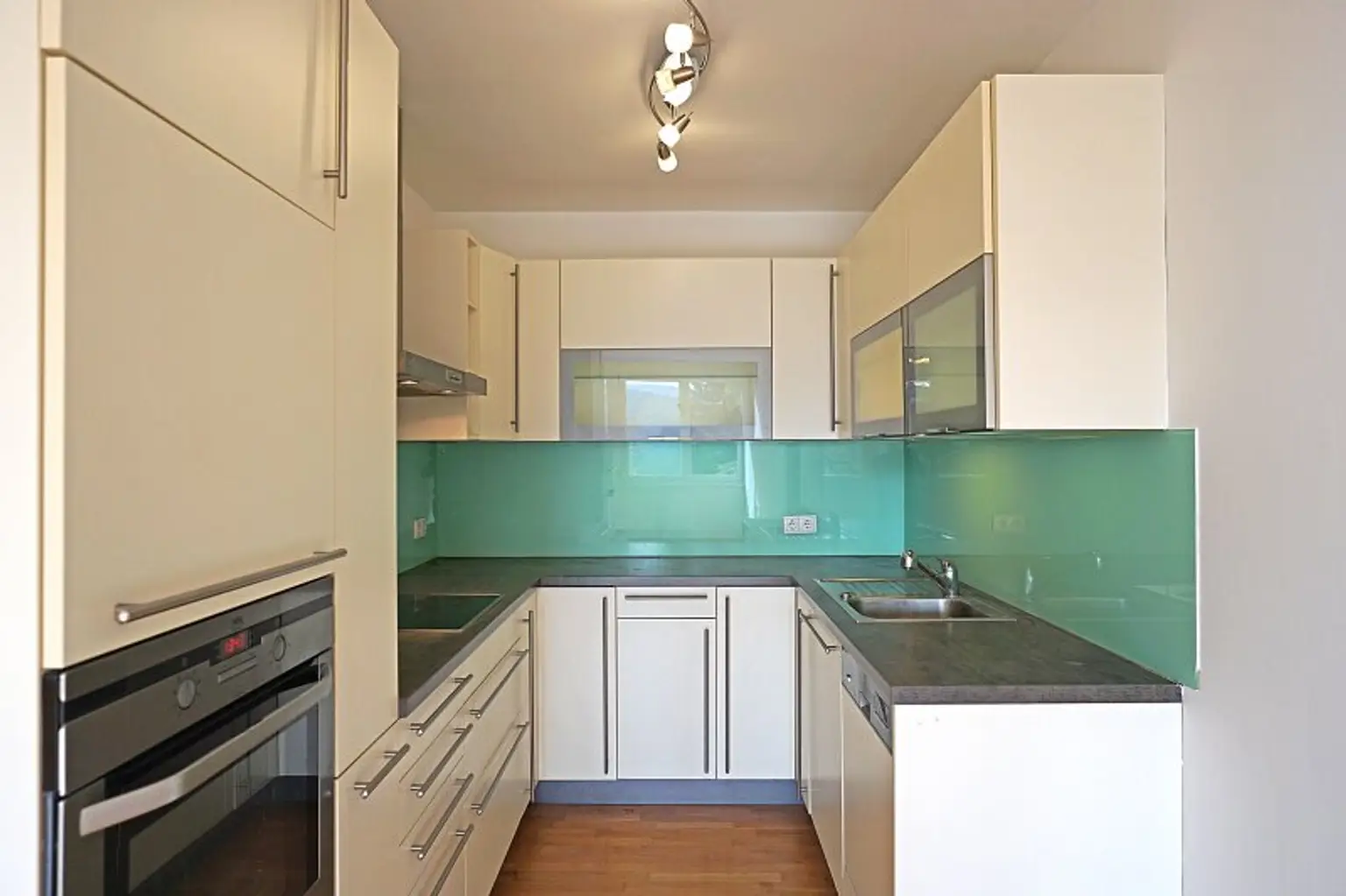 Exklusive Garten-Wohnung in ruhiger Grünlage am Loudon'schen Wald