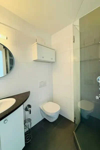 Geräumige 4 Zimmer DG-Wohnung ohne Schrägen, inkl. Terrasse und Garagenplatz
