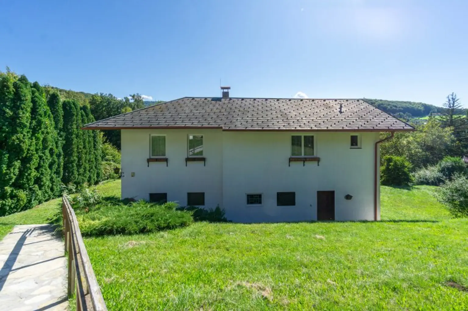 Einfamilienhaus auf sonnigem Doppelgrundstück in fabelhafter Aussichtslage