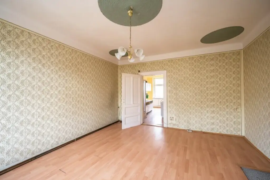 ++Fasangarten++ Altbau mit Potenzial – sanierungsbedürftige 2-Zimmer-Wohnung