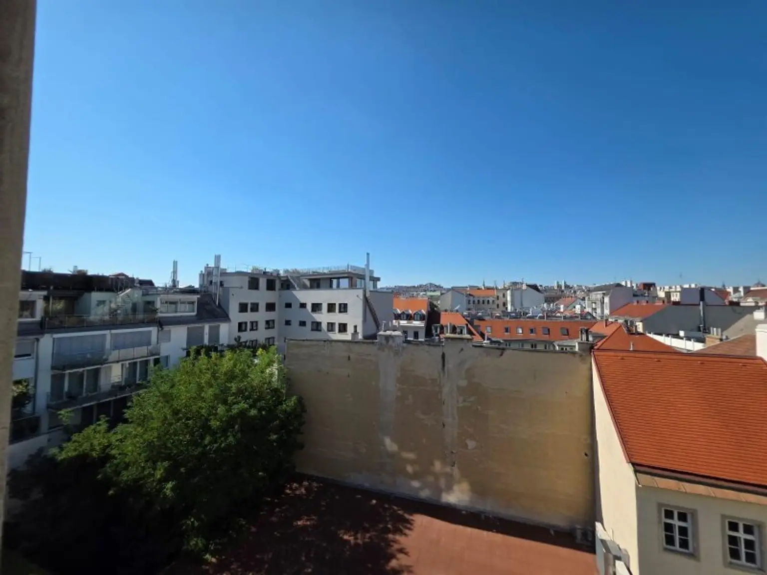 Helle Citywohnung mit Ausblick – Möbliertes 1-Zimmer-Apartment nahe Naschmarkt