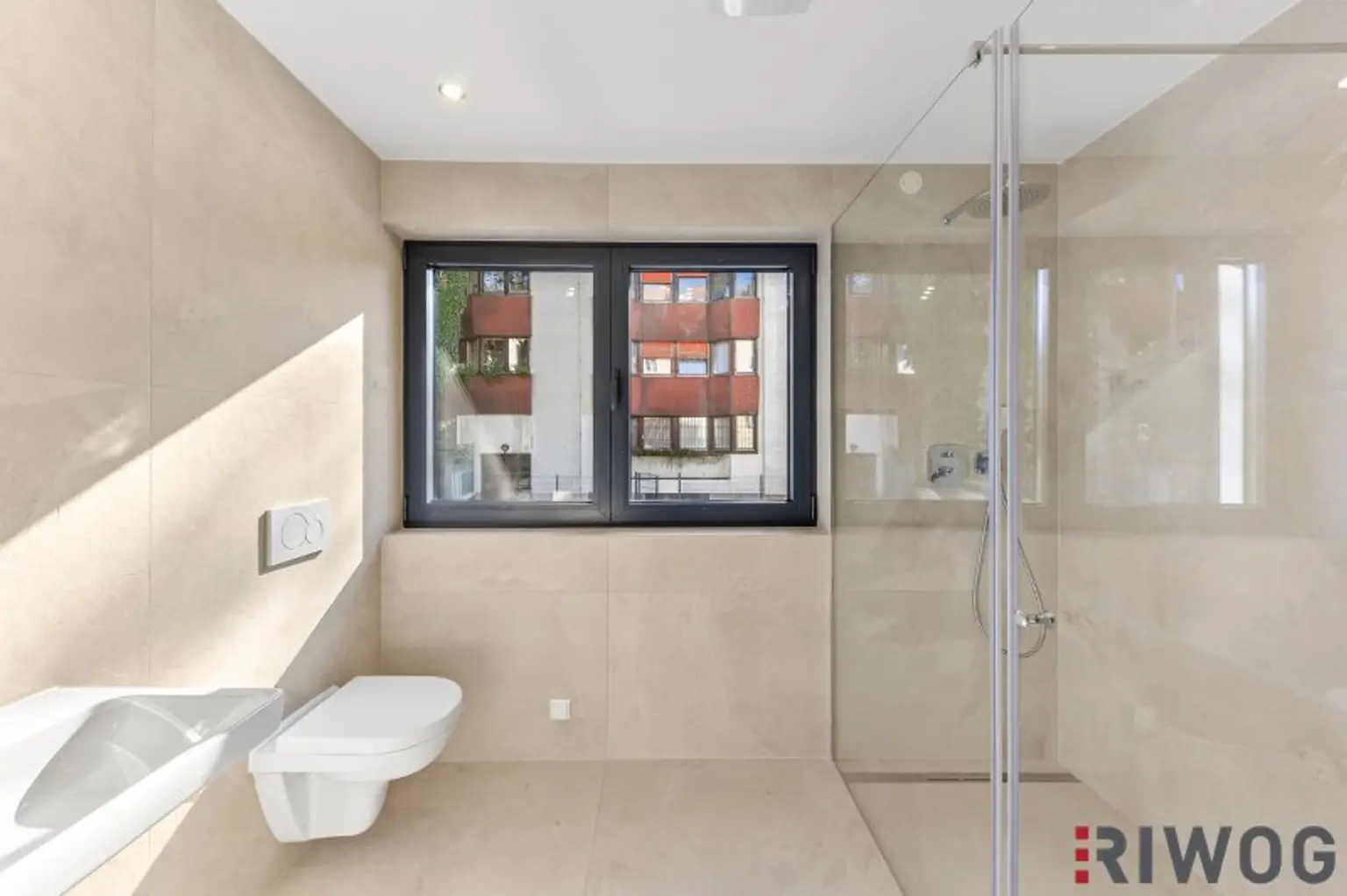 SANIERTES HAUS + 140m² SÜD-GARTEN | 5 MIN vom BHF MEIDLING (U6/S-Bahn) | LUFTWÄRMEPUMPE | RUHELAGE | NUTZUNGSRECHT 250m² Grünfläche