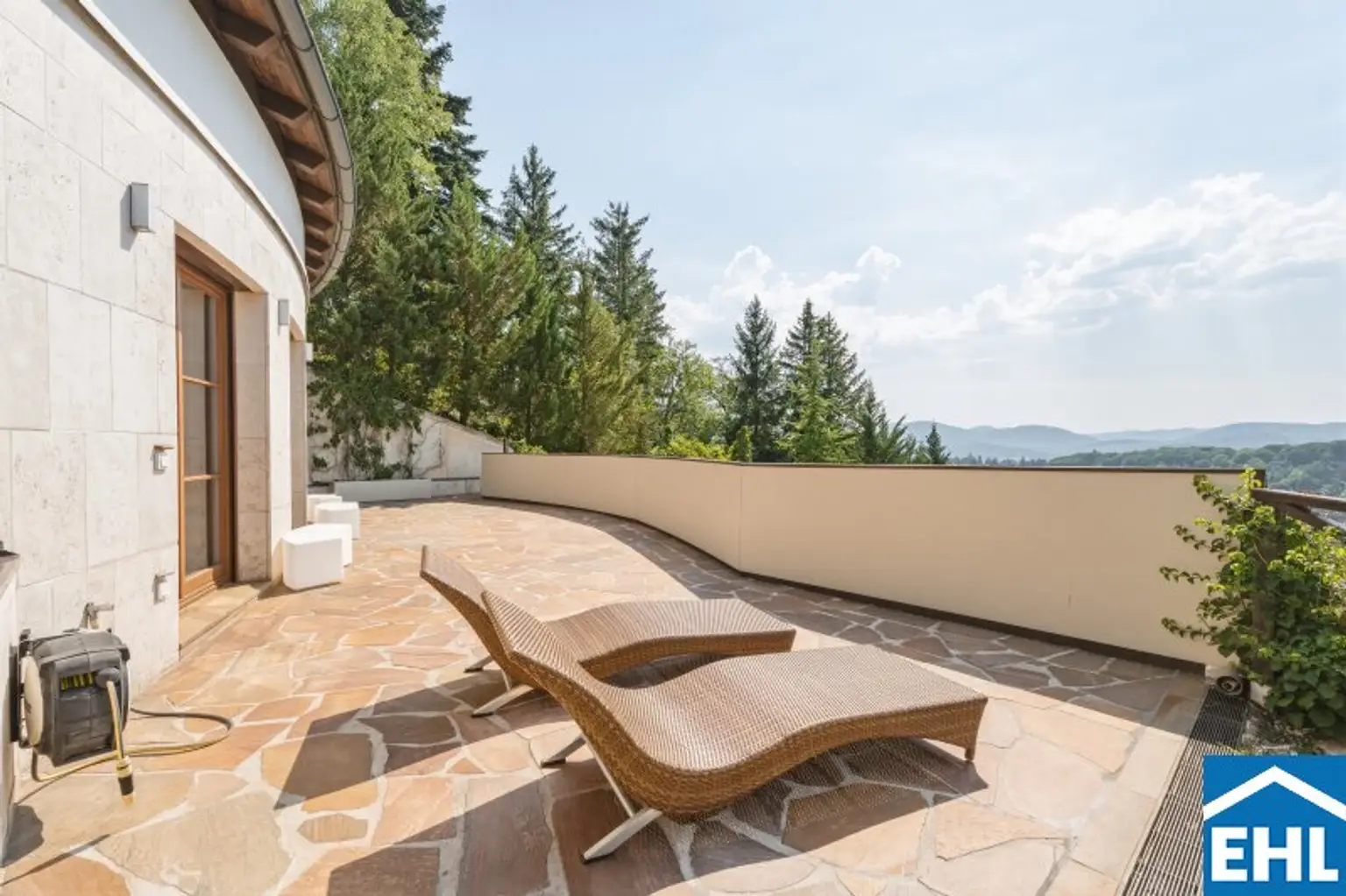 Villa Morgani – Moderne Architektur trifft auf mediterrane Ruheoase in absoluter Privatsphäre