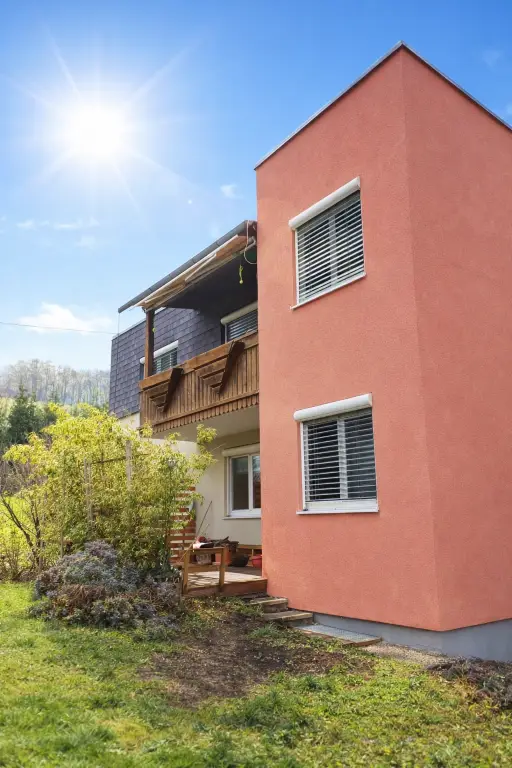 Außenansicht mit Terrasse