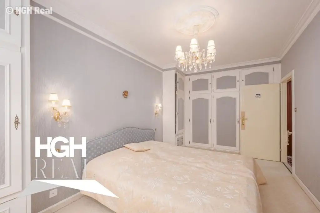2540 Bad Vöslau Sehr helle und ruhige 4-Zimmer Wohnung mit Loggia am Waldesrand in Thermalbad-Nähe