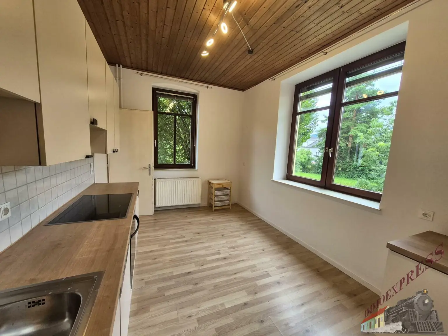 Charmantes Landhaus mit 7 Zimmern und Grünblick - ideal für Naturliebhaber.
