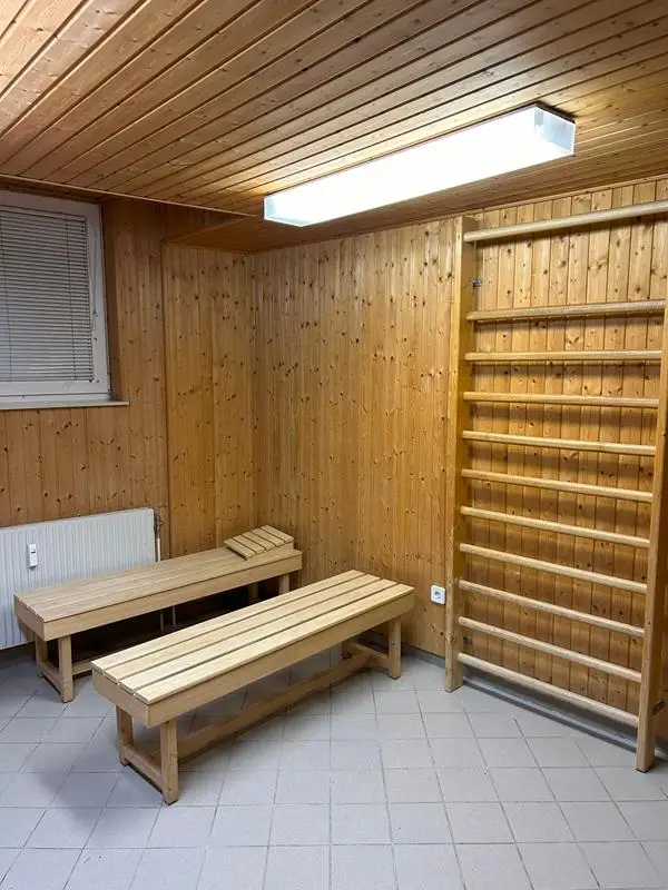 10 Sauna