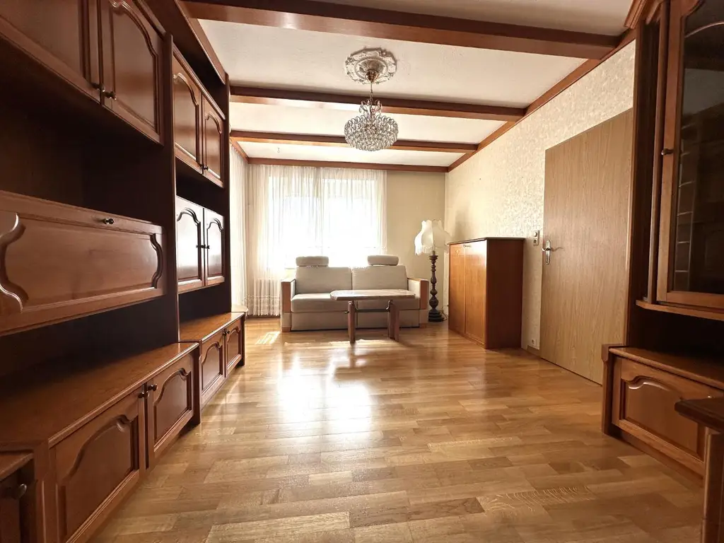 ***Idyllisches Ein- bis Zweifamilienhaus – Natur pur und sofort beziehbar !***