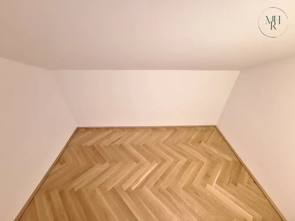 Exklusiv Wohnen in Toplage Währings - hochwertig sanierte Penthousemaisonette mit Grünblick und Garten