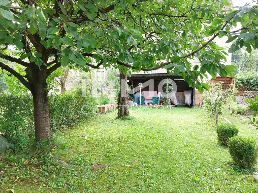 SCHÖNE GEMÜTLICHE UND RUHIGE 3-ZIMMER-WOHNUNG IM 2. OG MIT EIGENEM GARTENANTEIL UND PARKPLATZ