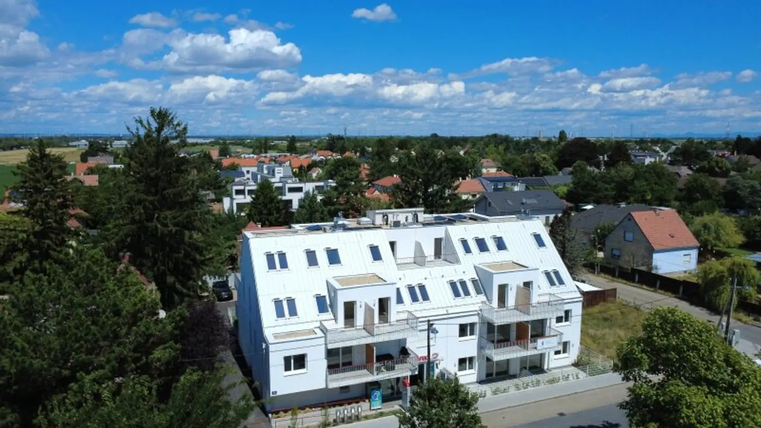 RUHELAGE TRIFFT WOHNGENUSS – Anlegerhit mir hochwertiger Ausstattung & Süd/West Balkon – Wohnen im Grünen