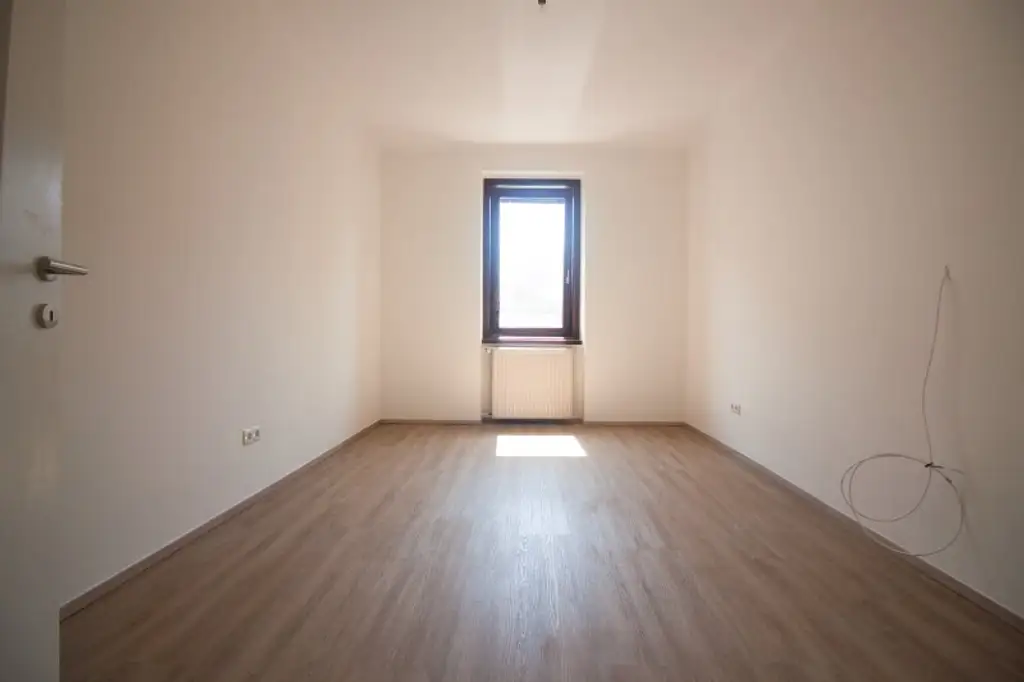 Gepflegtes, charmantes Haus im schönen Fischamend | ca. 122 m² Wohnfläche auf einer Ebene | 5 Zimmer | Garten & Garage