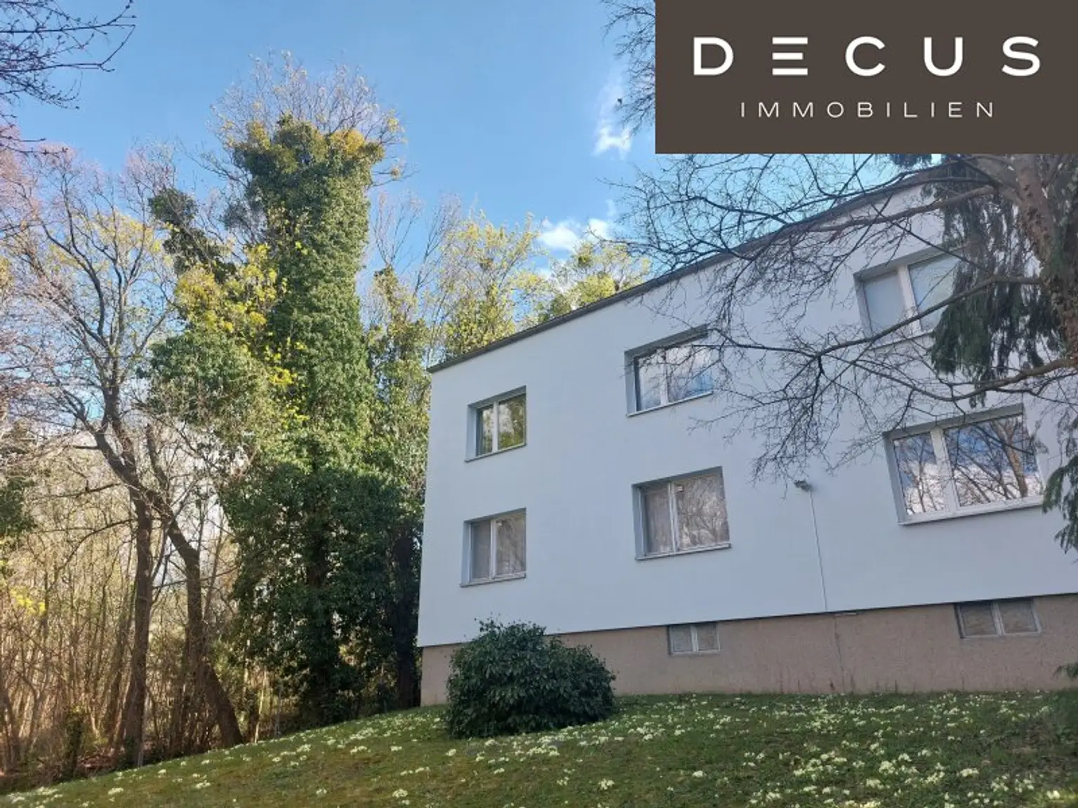 | TRAUMWOHNUNG MIT FLAIR FÜR GEHOBENE ANSPRÜCHE |  4-ZIMMER | HERRLICHER GRÜNRUHELAGE | STELLPLATZ| SOFORTBEZUG