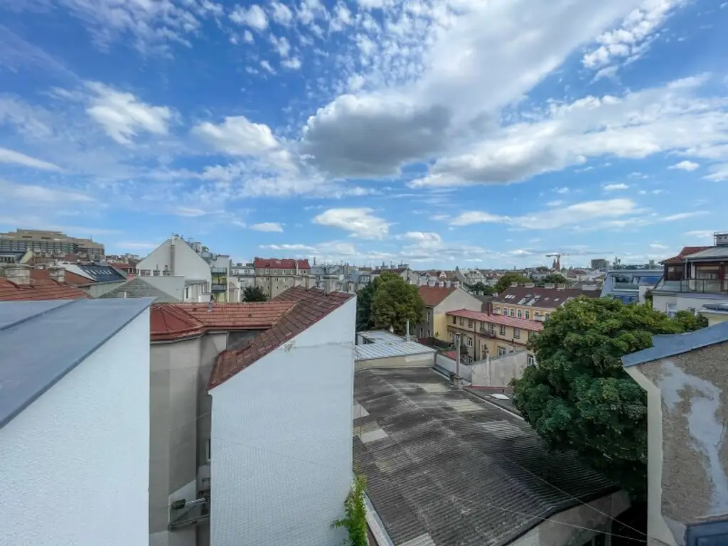 DG-Maisonette mit Terrasse – Wohnen auf zwei Ebenen in ruhiger Stadtlage mit Weitblick