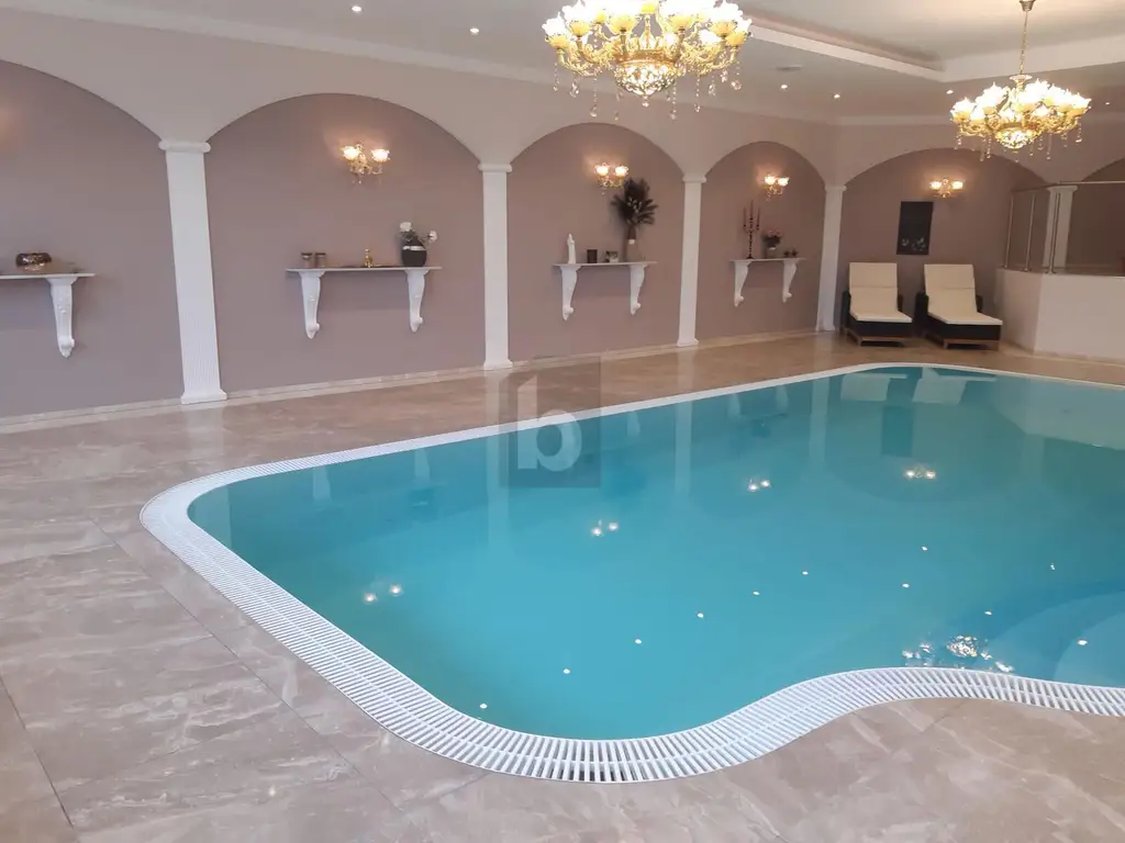 LANDHAUSVILLA MIT WELLNESSOASE