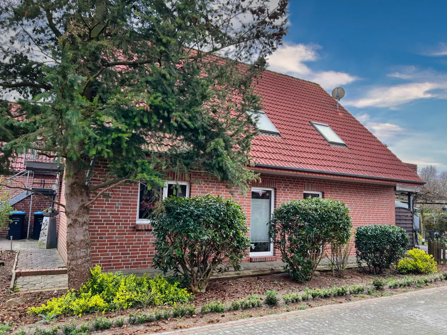 Kapitalanleger aufgepasst! 3-Parteien-Haus in Westoverledingen!