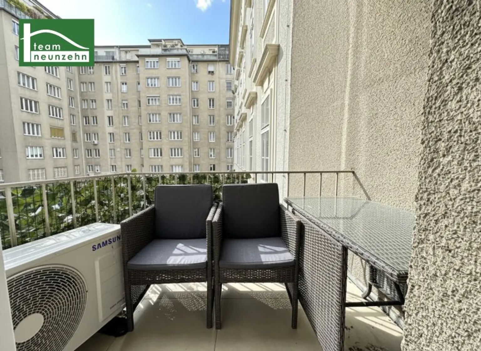Klimatisierte Wohnung in Hofruhelage am Hohen Markt mit Stellplatzberechtigung! 2 Bäder und Balkon!