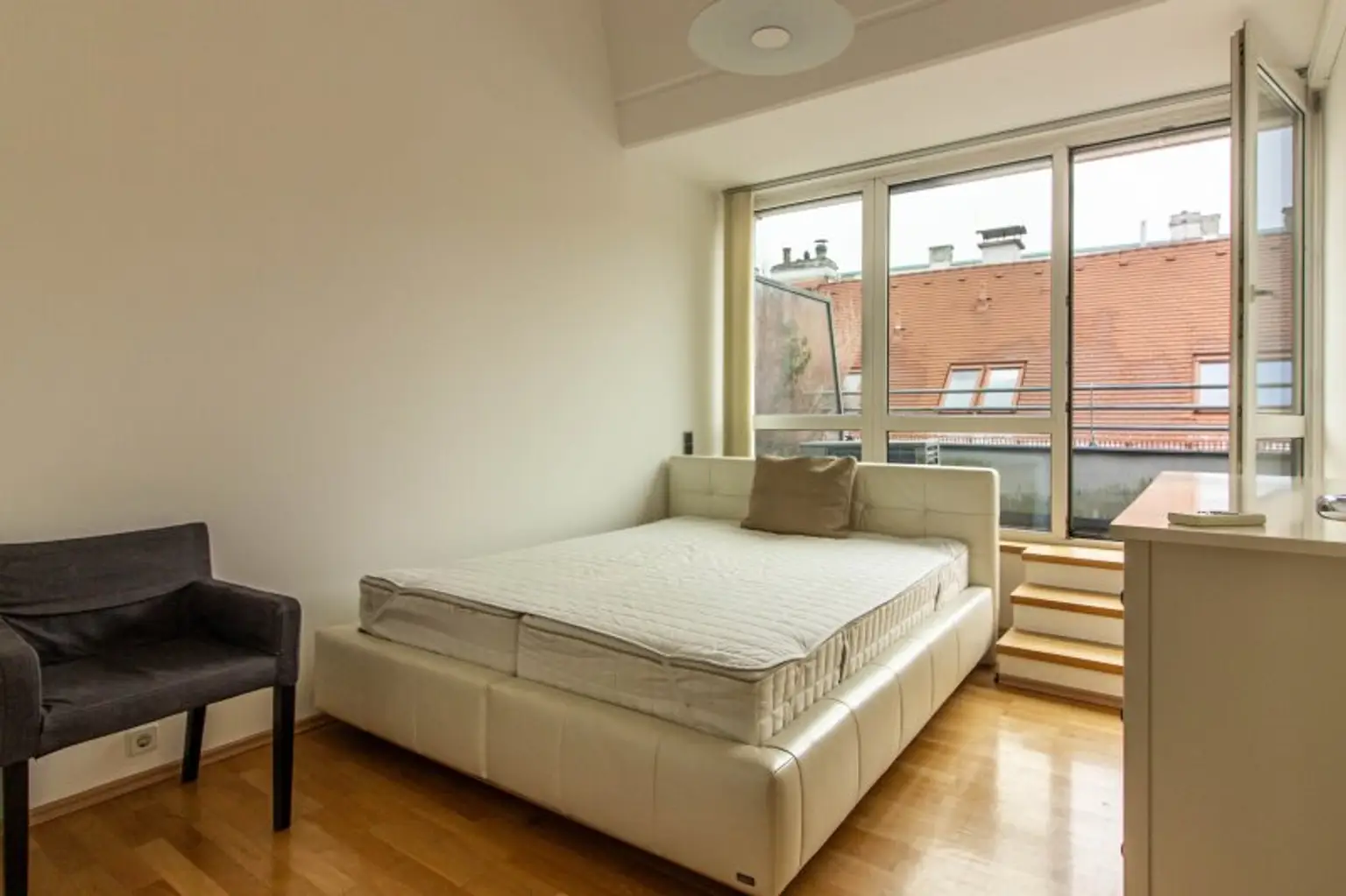 4 m Raumhöhe im Dachgeschoss - Mariahilfer Str. - Klimatisiert