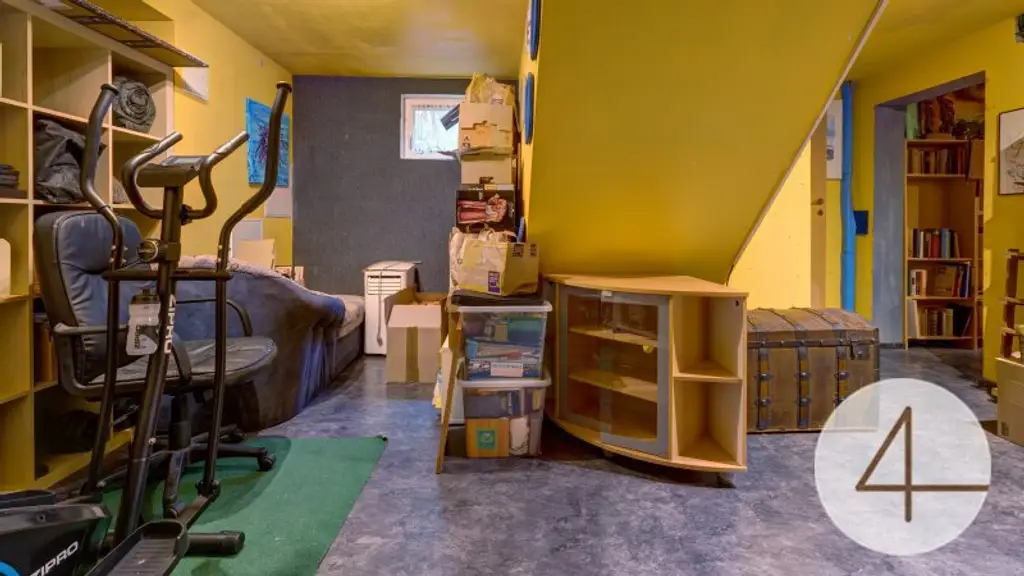 Ihr neues Zuhause: Stilvolles Einfamilienhaus mit Pool in ruhiger Lage