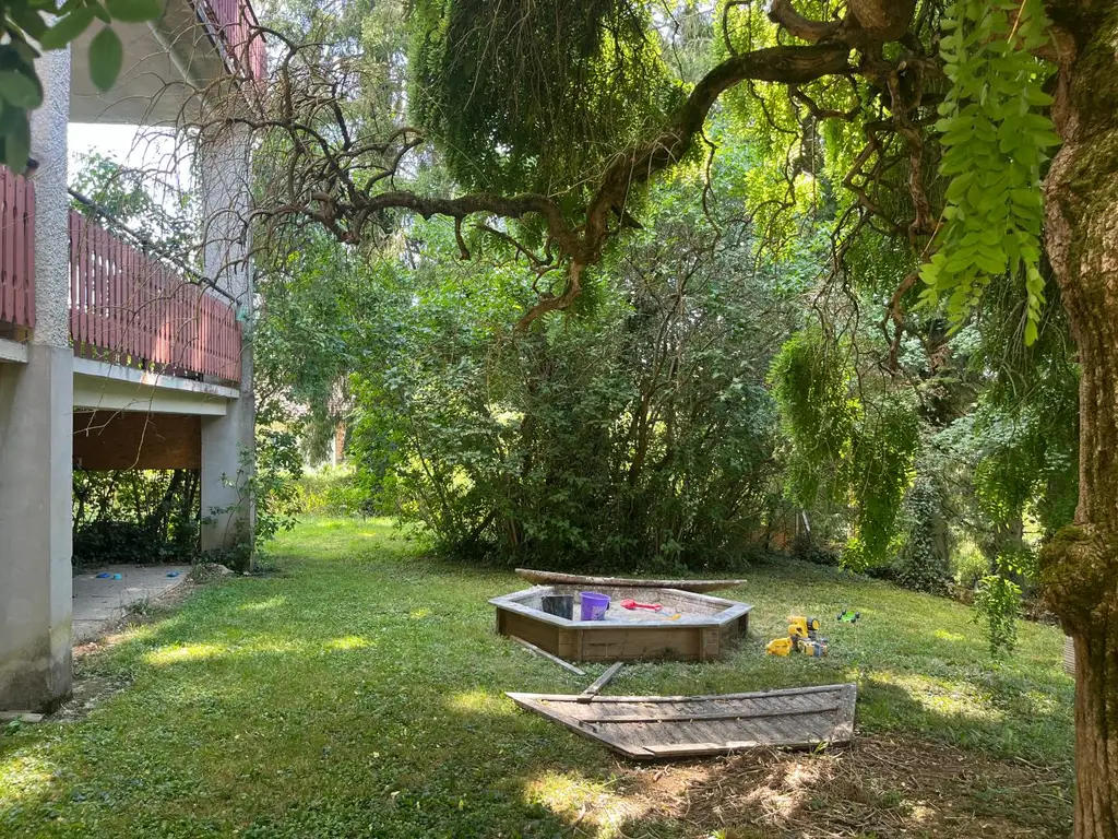 Doppelhaushälfte in herrschaftlichem Haus
