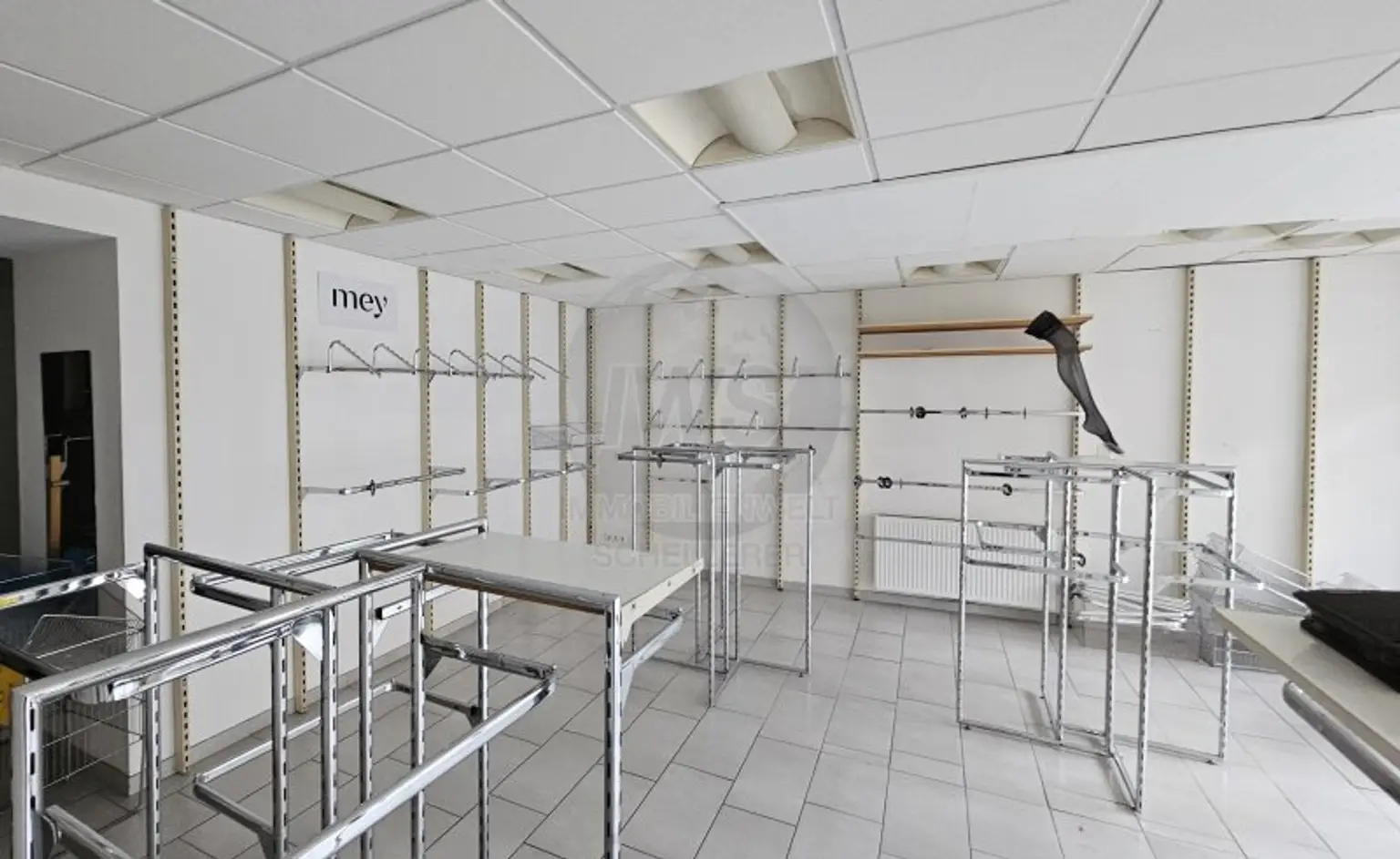 Top Geschäftsfläche / Praxis in bester Lage im Zentrum von Wels – langfristig zu mieten