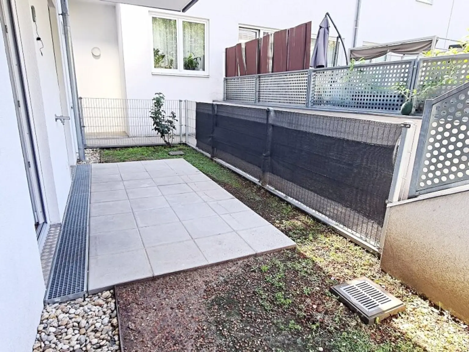 EIGENGARTEN, LORYSTRASSE, 75 m2 Neubau mit 23 m2 Garten, 2 Zimmer, Wohnküche, Wannenbad, Parketten, 1. Liftstock