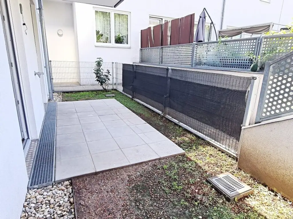 EIGENGARTEN, LORYSTRASSE, 75 m2 Neubau mit 23 m2 Garten, 2 Zimmer, Wohnküche, Wannenbad, Parketten, 1. Liftstock