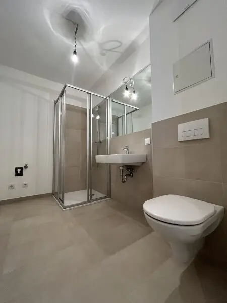 Moderne 2-Zimmer Wohnung in 1230 Wien – Erstbezug mit Balkon und Tiefgarage!