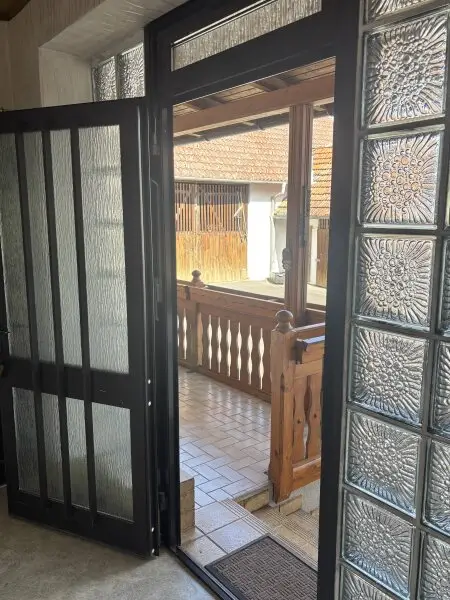 ** CHARMANTES ORIGINAL **  Olbendorf - gepflegter Vierkanthof in Ortslage mit ca. 1470 m2 Eigengrund !!