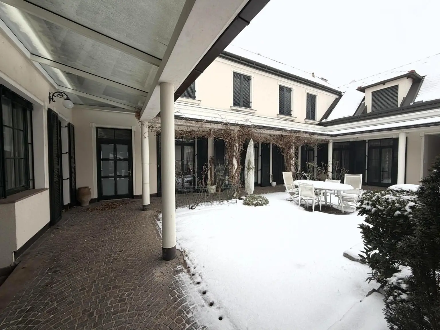 Innenhof / Eingang in die Liegenschaft