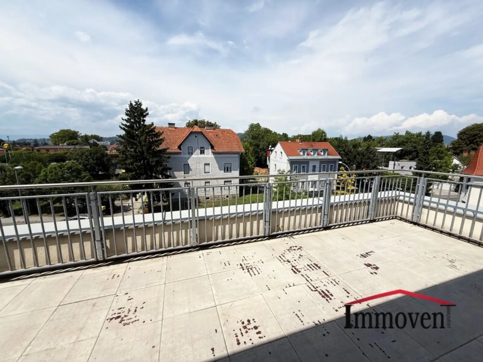 Sehr schöne und geräumige 3-Zimmerwohnung mit Terrasse!