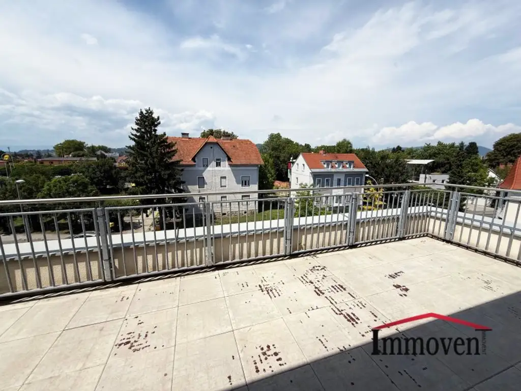 Sehr schöne und geräumige 3-Zimmerwohnung mit Terrasse!