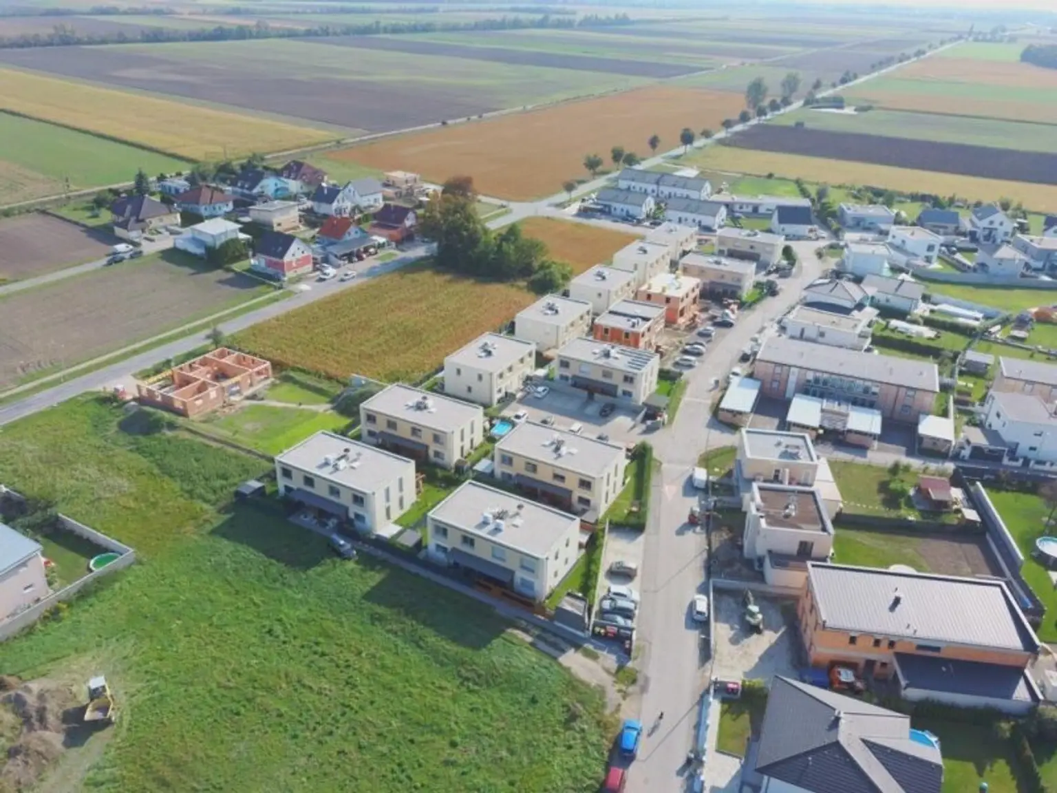 119 m2 Wohnfläche, 4 Zimmer, Doppelhaushälfte mit 93 m2 Garten in Mitterndorf, in ruhiger Wohnhausanlage!