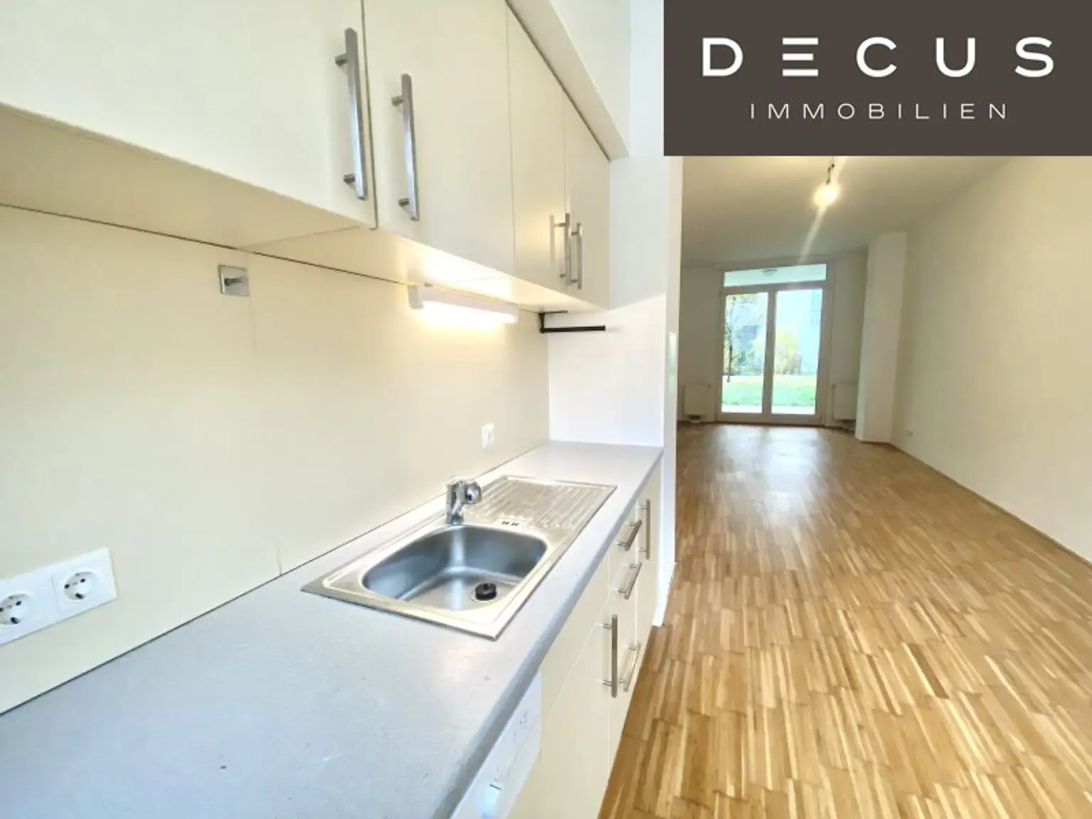 * AB DEZEMBER * 2 ZIMMER WOHNUNG * MIT BALKON * NÄHE HAUPTBAHNHOF UND KEPLERPLATZ * TOP INFRASTRUKTUR
