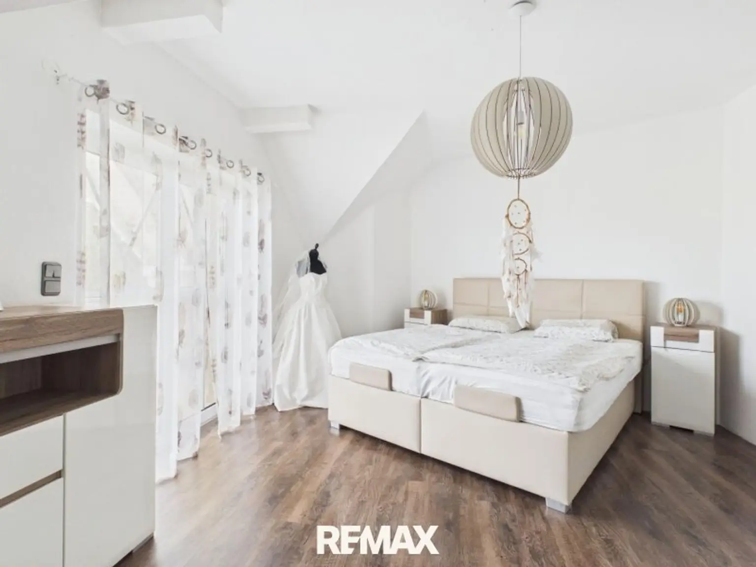 7643 Zimmer