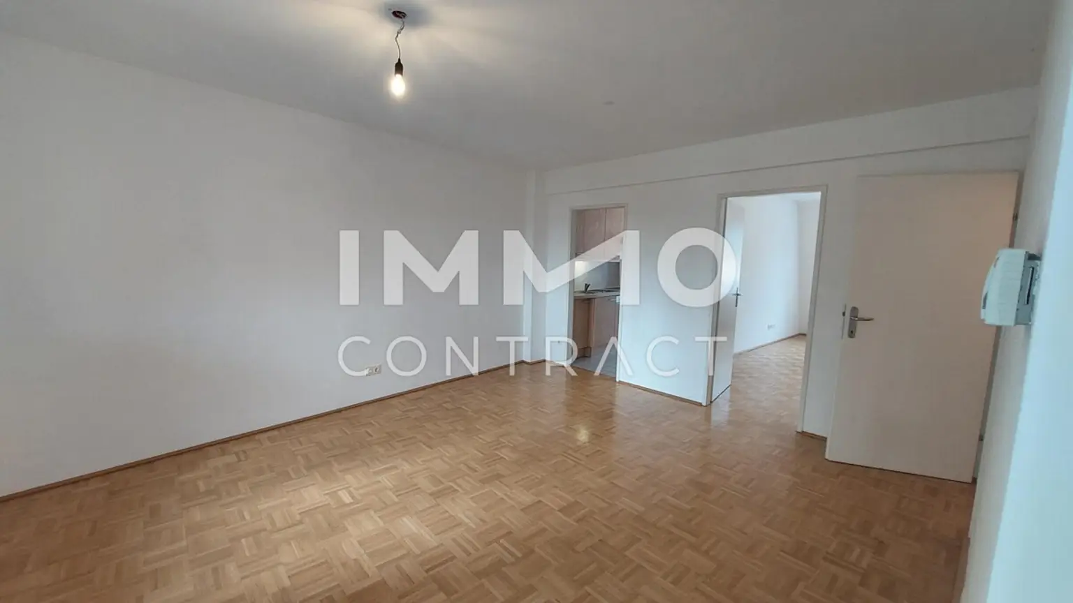 DG Wohnung mit 8m² Loggia mit Grün- und Fernblick in der Martinstraße.