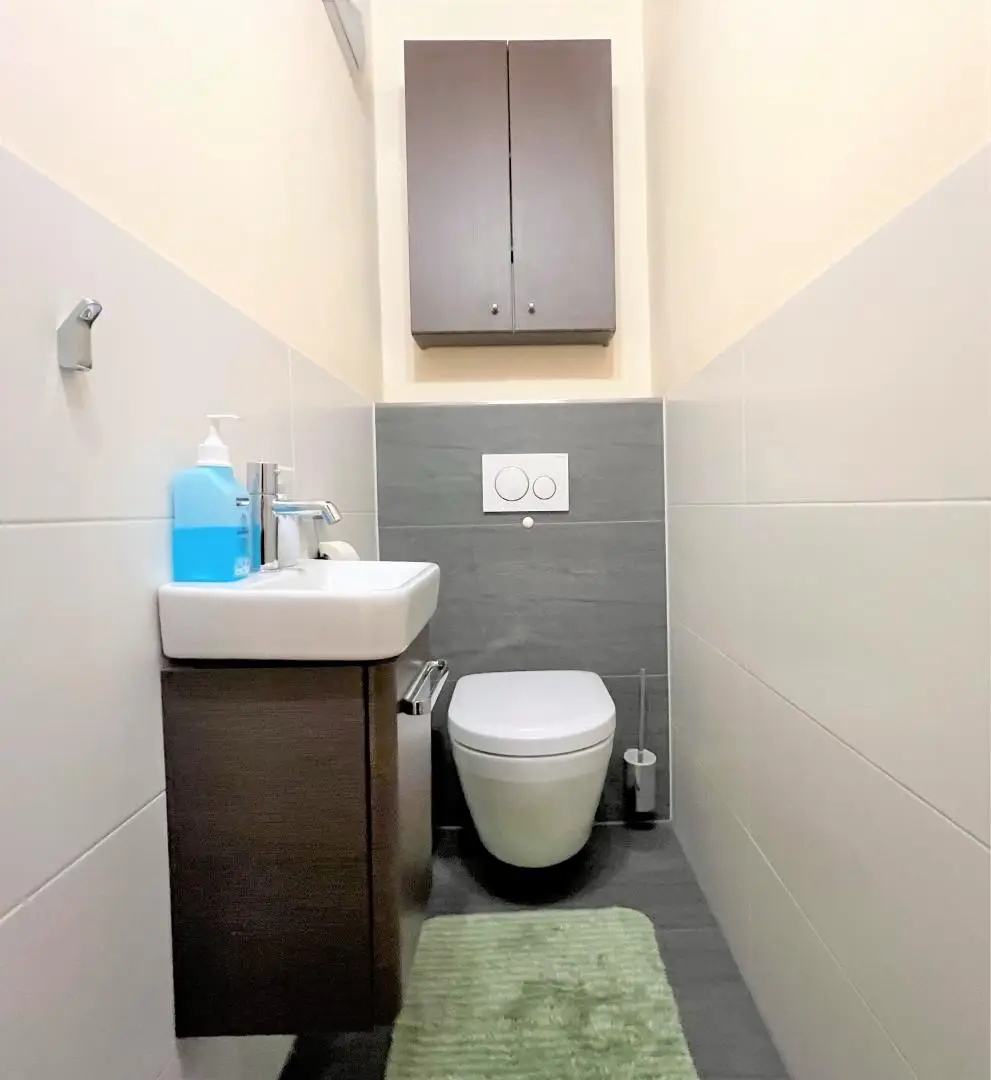 SEHR GUT GESCHNITTENE EIGENTUMSWOHNUNG MIT RIESEN WOHNBEREICH UND SONNIGER WESTLOGGIA