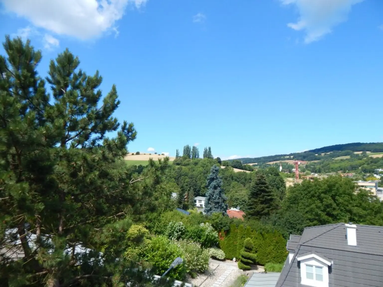 "Wohntraum" Villa mit Pool - Fernblick und direkten Zugang zum Wald