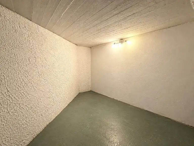 Keller